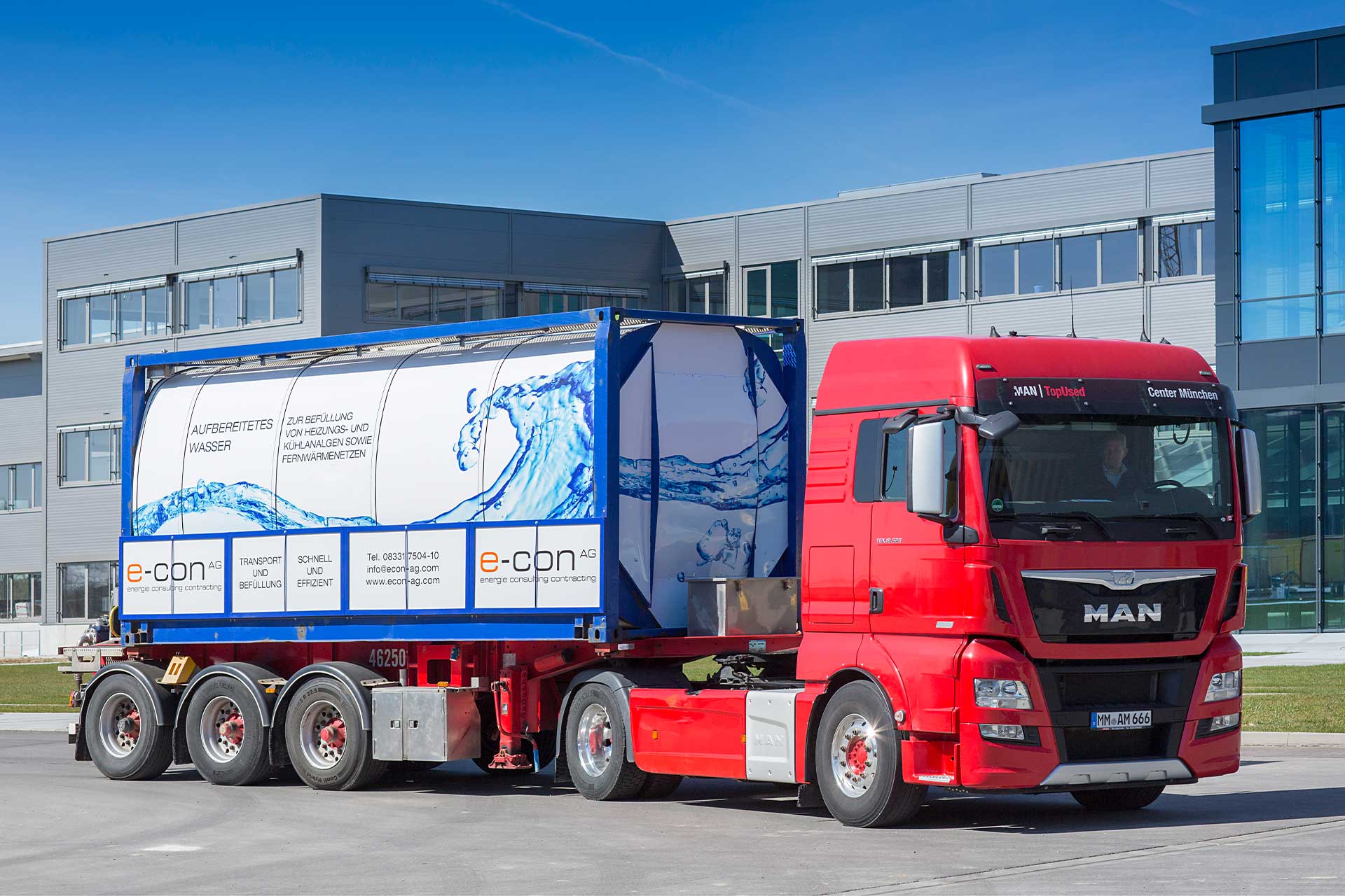 Truck für den Transport von aufbereitetem Wasser, wie Vollentsalztes Wasser - kurz VE.